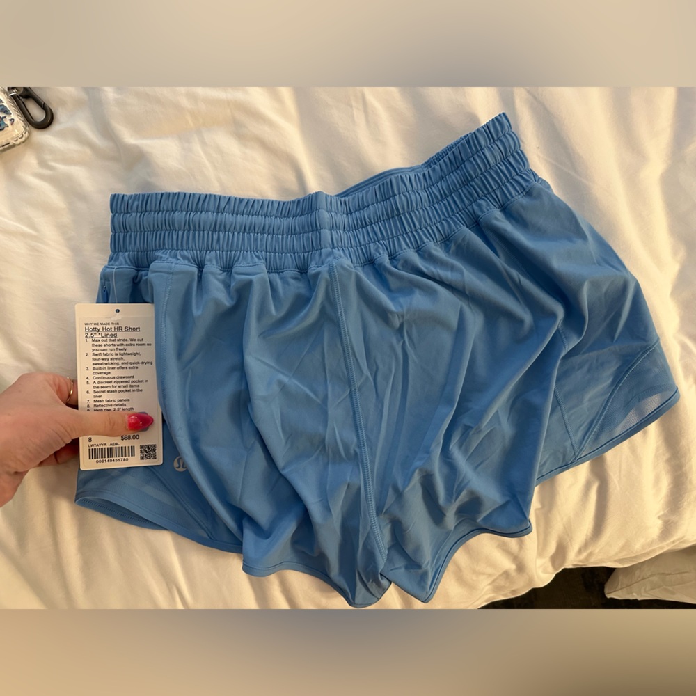 Lululemon Hottie Hot Shorts Lined - High Rise 2.5” - Light Blue - Size 8